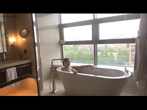 ❤️ Une énorme nana se branlant passionnément la chatte dans la salle de bains ️ Vidéo de baise at porn fr.desixxxtube.ru ❌️❤